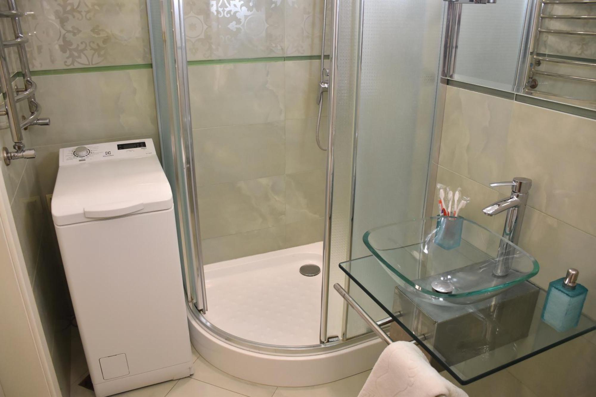 Renewed Central Apartment ลวีฟ ภายนอก รูปภาพ