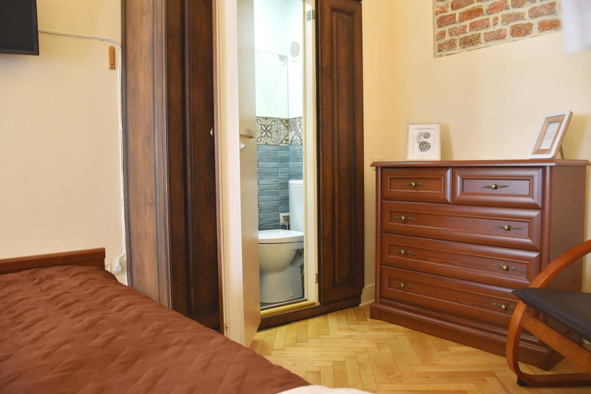 Renewed Central Apartment ลวีฟ ภายนอก รูปภาพ